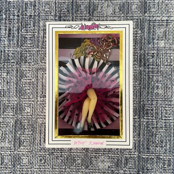 Betsey Johnson Keychain Girl Bag Bangle gold Tone Keys Holder new in box - Picture 4 of 8